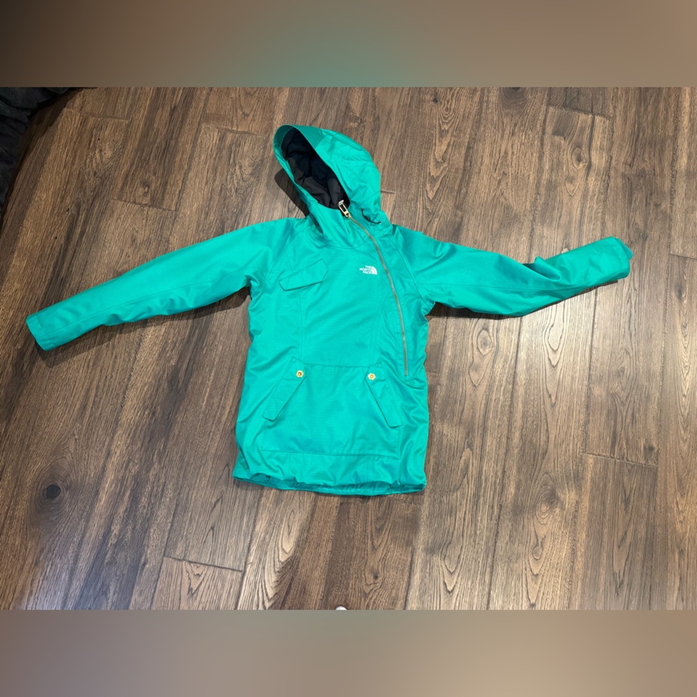 Women’s North Face Cryptic
Snowboarding Pullover Green Jacket